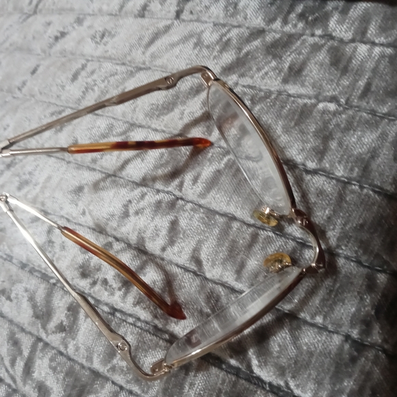 Readers - Picture 5 of 6